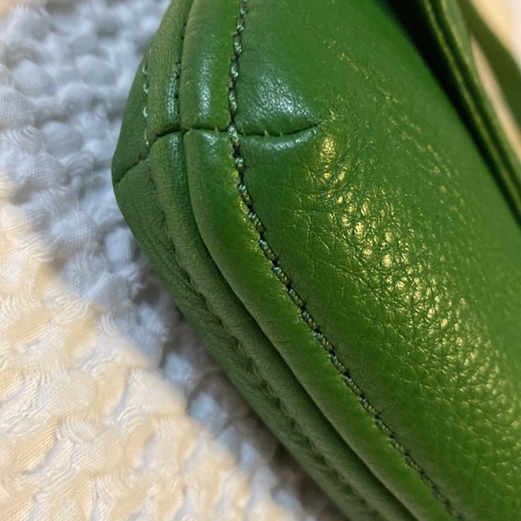 Final sale🔥NWOT Michael Kors Genuine Leather Pushlock Baguette Shoulder Bag - Picture 5 of 9